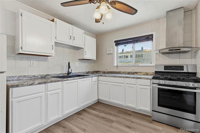 31505 Allegan Court, Westland, MI 48186