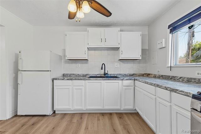 31505 Allegan Court, Westland, MI 48186