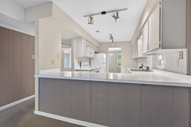 500 Laketower Drive 51, Lexington, KY 40502