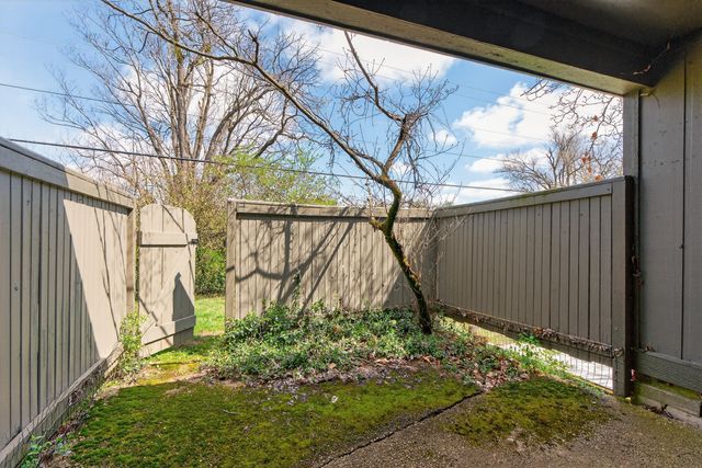 500 Laketower Drive 51, Lexington, KY 40502