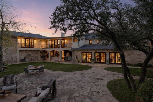 6638 Avondale Drive, Nichols Hills, OK 73116