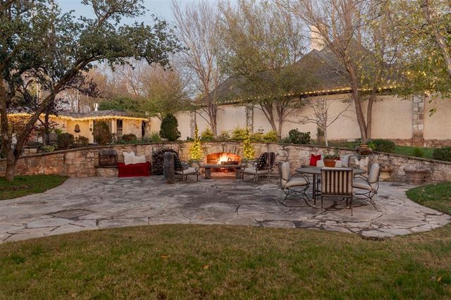 6638 Avondale Drive, Nichols Hills, OK 73116