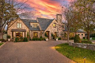 6638 Avondale Drive, Nichols Hills, OK 73116