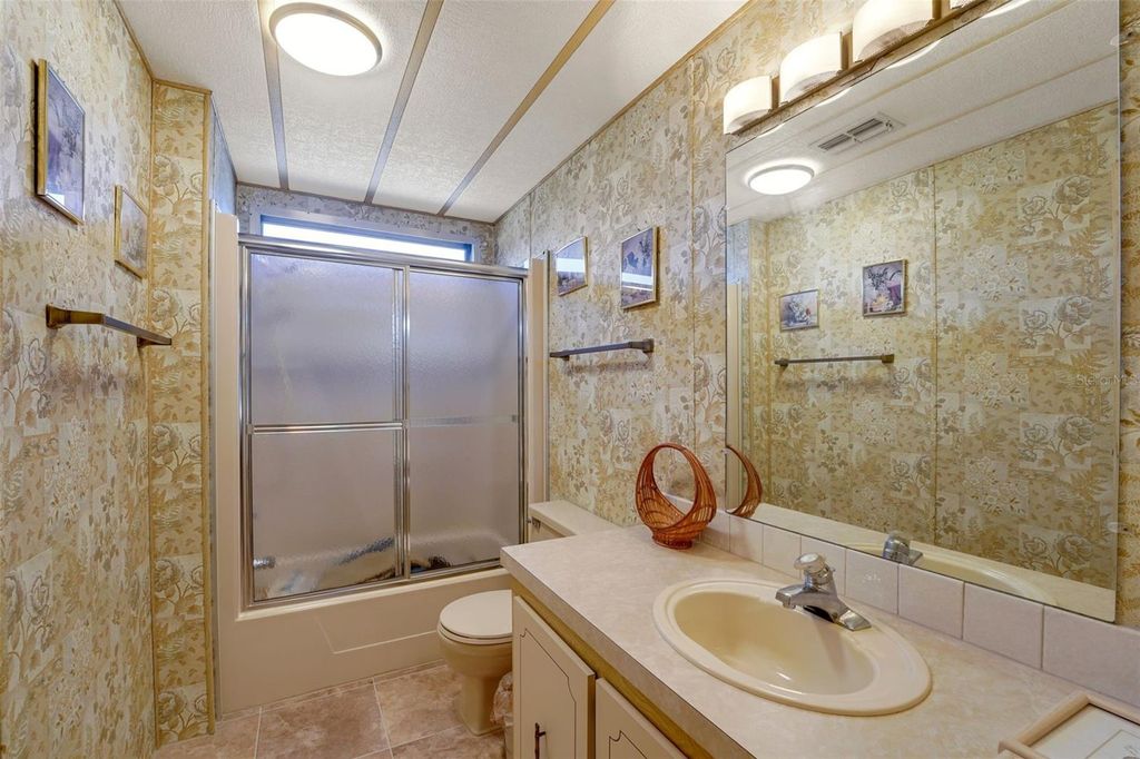 Image 9 of property listing at 5864 RED FOX DRIVE, Winter Haven, FL 33884