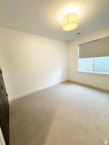 1633 W ALPENGLOW CIR, Farmington, UT 84025