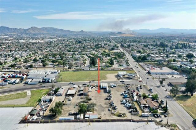 1966 W Rialto, San Bernardino, CA 92410
