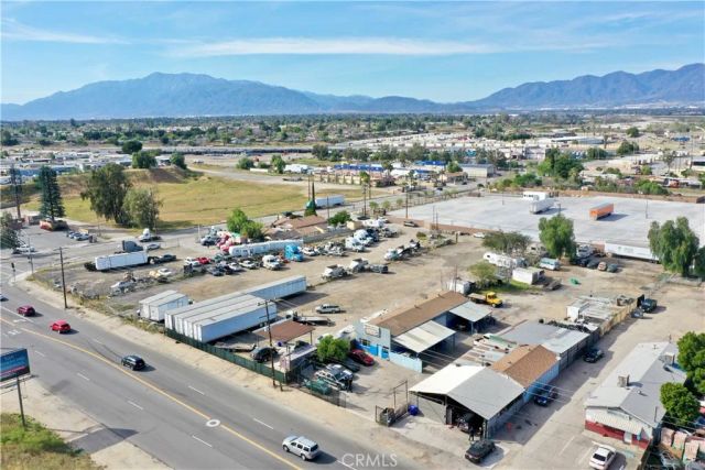 1966 W Rialto, San Bernardino, CA 92410