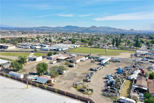 1966 W Rialto, San Bernardino, CA 92410