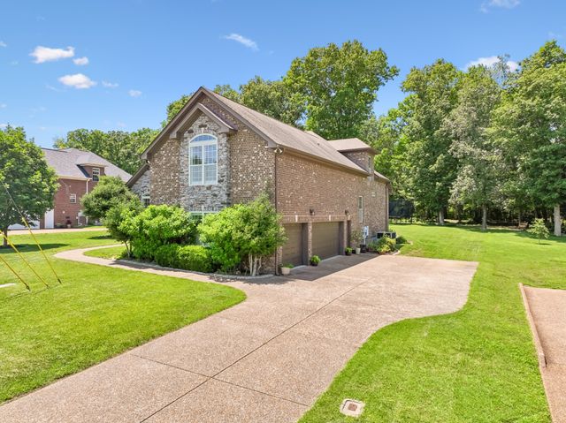 818 Tall Oak Trl, Mount Juliet, TN 37122
