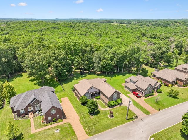 818 Tall Oak Trl, Mount Juliet, TN 37122