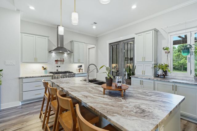6115 San Leon Drive, Dickinson, TX 77539