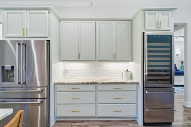 6115 San Leon Drive, Dickinson, TX 77539
