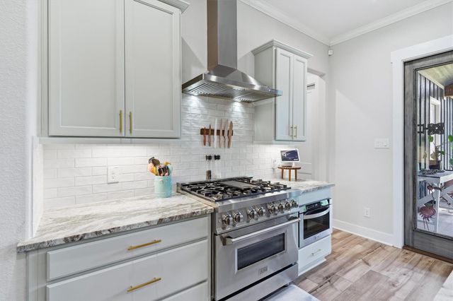 6115 San Leon Drive, Dickinson, TX 77539