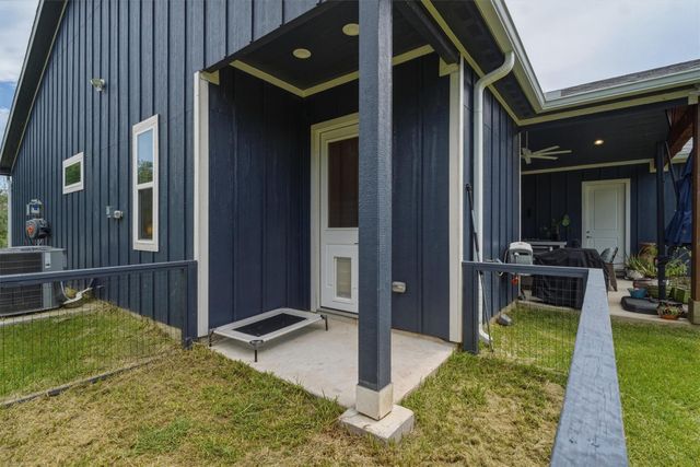 6115 San Leon Drive, Dickinson, TX 77539