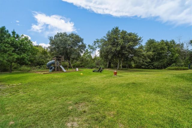 6115 San Leon Drive, Dickinson, TX 77539
