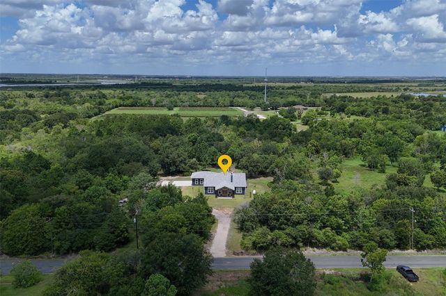 6115 San Leon Drive, Dickinson, TX 77539