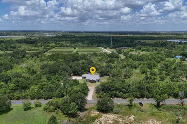 6115 San Leon Drive, Dickinson, TX 77539