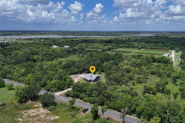 6115 San Leon Drive, Dickinson, TX 77539