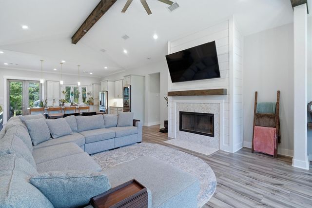 6115 San Leon Drive, Dickinson, TX 77539