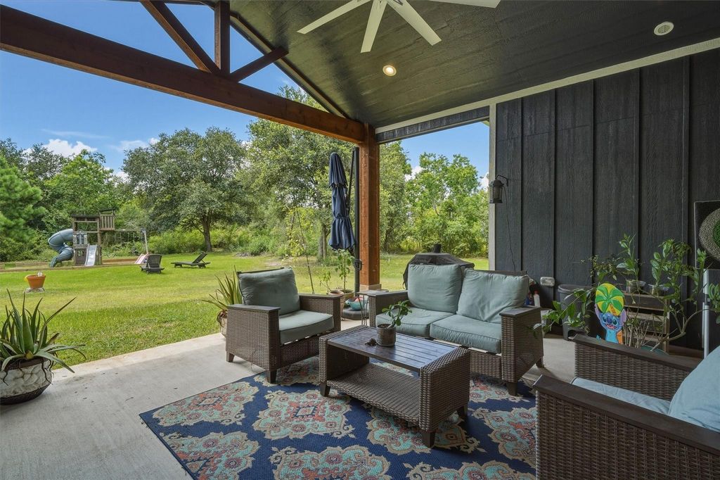 6115 San Leon Drive, Dickinson, TX 77539