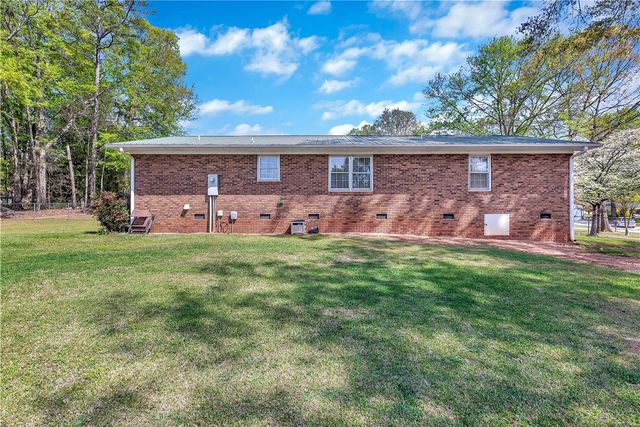 303 Meadow Drive, Seneca, SC 29678