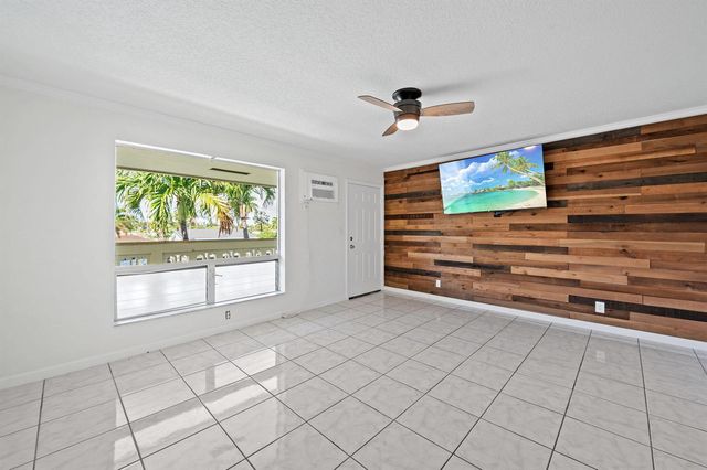 1780 SE 4th Street, Pompano Beach, FL 33060