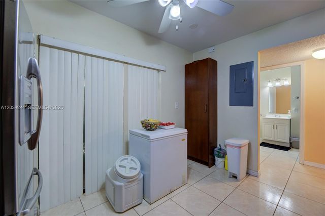 7661 NW 38th Court, Sunrise, FL 33351