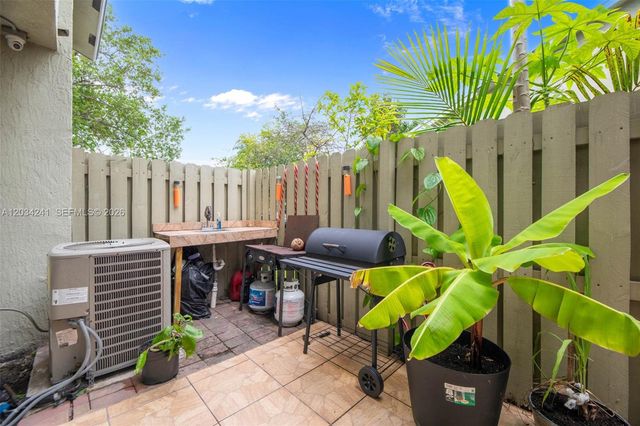 7661 NW 38th Court, Sunrise, FL 33351