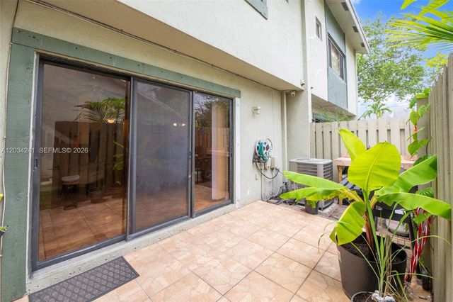 7661 NW 38th Court, Sunrise, FL 33351