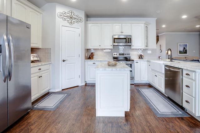 1406 N 14th Street, Wolfforth, TX 79382