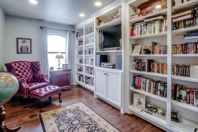 1406 N 14th Street, Wolfforth, TX 79382