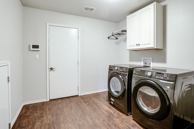 1406 N 14th Street, Wolfforth, TX 79382