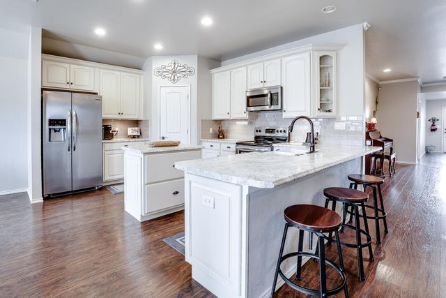 1406 N 14th Street, Wolfforth, TX 79382