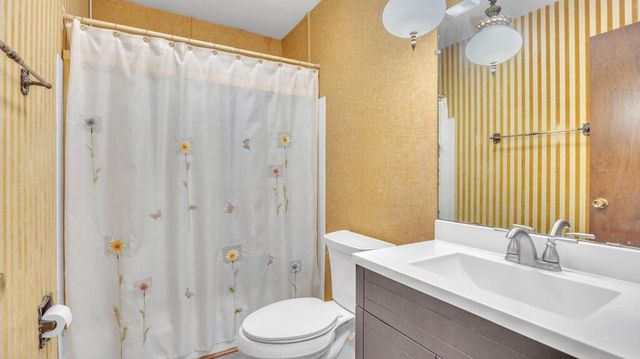 604 Robin STREET, West Bend, WI 53090