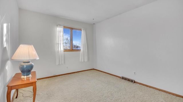 604 Robin STREET, West Bend, WI 53090