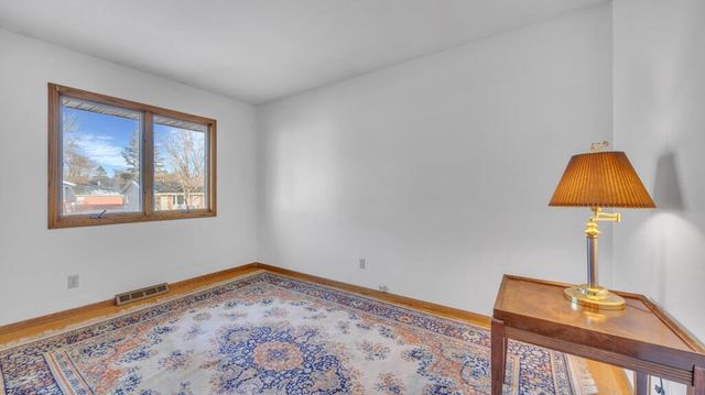 604 Robin STREET, West Bend, WI 53090