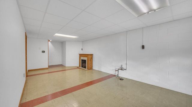 604 Robin STREET, West Bend, WI 53090