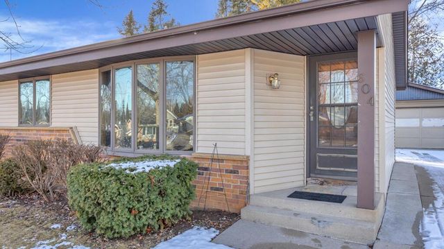 604 Robin STREET, West Bend, WI 53090