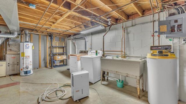 604 Robin STREET, West Bend, WI 53090