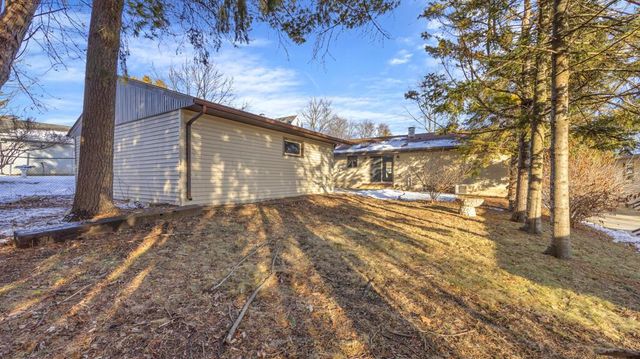 604 Robin STREET, West Bend, WI 53090