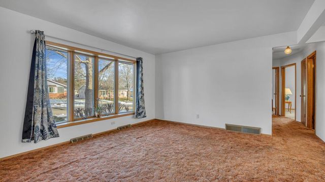 604 Robin STREET, West Bend, WI 53090