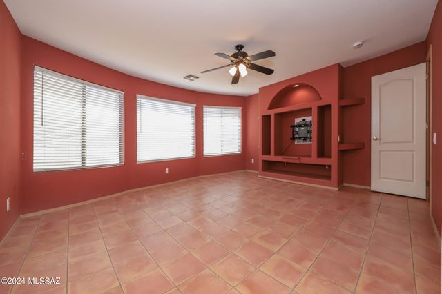 831 S Rincon Rising Road, Tucson, AZ 85748