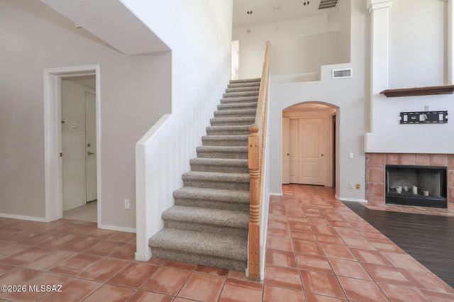 831 S Rincon Rising Road, Tucson, AZ 85748