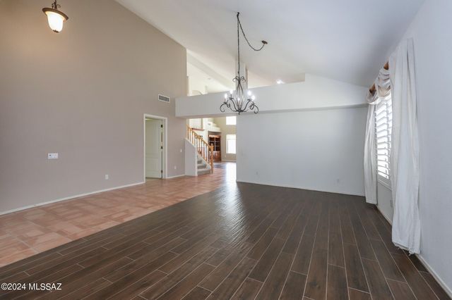 831 S Rincon Rising Road, Tucson, AZ 85748