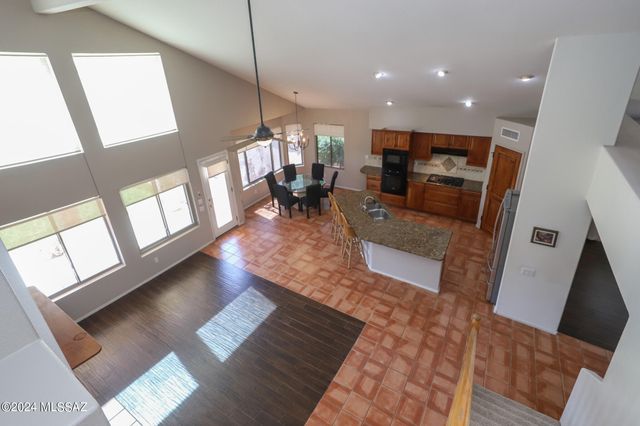 831 S Rincon Rising Road, Tucson, AZ 85748