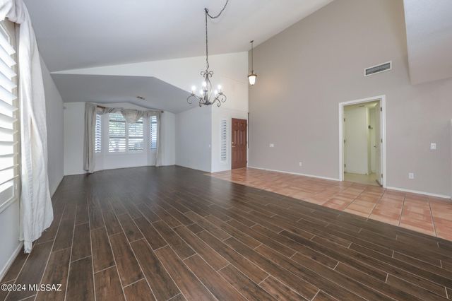 831 S Rincon Rising Road, Tucson, AZ 85748