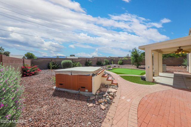 831 S Rincon Rising Road, Tucson, AZ 85748