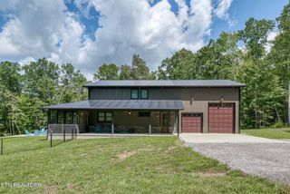 1532 E Overlook Rd, Monterey, TN 38574