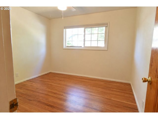 5800 Se WOODSTOCK Blvd, Portland, OR 97206