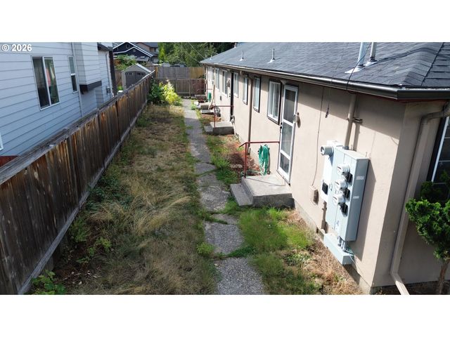 5800 Se WOODSTOCK Blvd, Portland, OR 97206